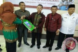 Bupati Tapsel Buka Lokakarya Perencanaan Buku Bacaan Berjenjang