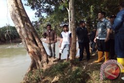 Gubernur : tiga jembatan gantung hanyut akibat banjir
