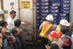 &lrm;Balai Karantina Sita 609 Ton Buah Impor