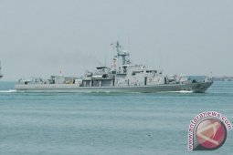 Dua KRI Koarmatim Bantu Evakuasi Kapal Tenggelam