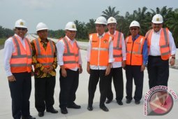 Bupati Sambut Kedatangan Presiden