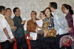Jokowi Minta Menteri Fokus Bekerja