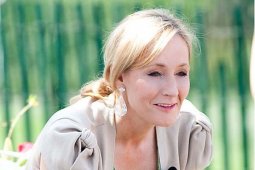 JK Rowling Tulis Cerita Baru "Magic in North America"