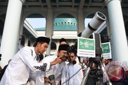 Wagub Mengamati Gerhana Matahari