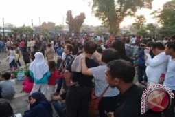 Sejumlah Warga Mengaku Merinding Saksikan Gerhana Matahari