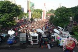 Sekitar 10.000 Pengunjung Tonton Gerhana di TIM