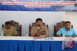 Diskanla Probolinggo Latih Petambak Garam Untuk Tingkatkan Mutu