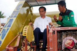 Jokowi inspeksi mendadak ke gudang Bulog Karanganyar