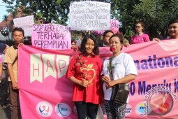 Masyarakat Surabaya Peringati Hari Perempuan