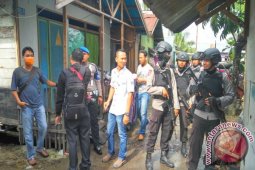Ratusan Polisi Gerebek Wilayah Diduga "Lumbung Narkoba"