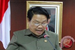 Pelayanan Listrik dan Air Bersih Belum Merata