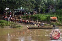 Pemkab Bojonegoro Cairkan Dana Bantuan Pendidikan