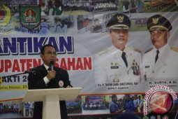 Gus Irawan Lantik Pengurus KONI Asahan