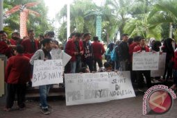 IMM Jember Demo Tolak Kenaikan Iuran BPJS