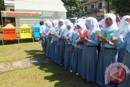 Peringati Hari Pahlawan Siswa Jember Deklarasikan "Perang" Terhadap Sampah