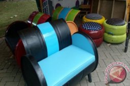 Warga Banyuwangi Ubah Barang Bekas jadi Mebel