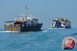 Polisi Air Operasikan Perpustakaan Keliling di Laut