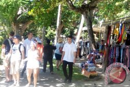 "Festival Pesona Bahari Mertasari" Tarik Wisatawan