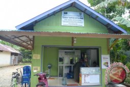 Adaro Bantu Tiga Pesantren
