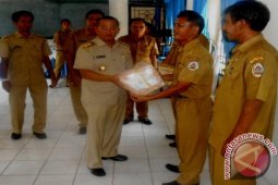 Disdik Tapteng  Terima Naskah UN