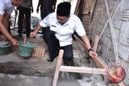 Peletakan Batu Pertama Rumah Keluarga Kurang Mampu