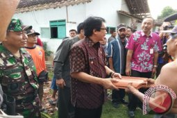 Wabup Jember Berikan Bantuan Korban Puting Beliung