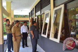 Bupati Agus Tinjau Pelaksanaan UNBK Di Buleleng