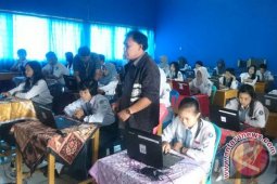 Panitia UNBK SMAN 2 Bengkulu siagakan genset