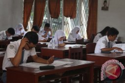 UJIAN NASIONAL MANUAL DI MEDAN
