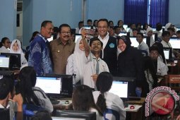 Mendikbud Sidak UN dan UNBK Surabaya