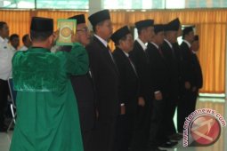 Wabup Asahan Lantik Sembilan Anggota BPSK