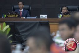 Jokowi: menteri-kepala lembaga wajib kendalikan anggaran