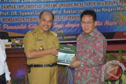 Walikota Buka Seminar Pembangunan Pendidikan.