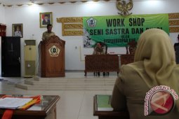 Disporbudpar Batola Gelar Work Shop Seni Sastra