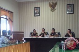 Kejari Sampang Tahan Tersangka Korupsi Kasus Tebu
