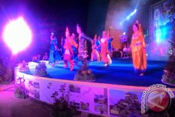 Kolaborasi Tari Sikambang dan Sigale-gale Pukau Pengunjung PRSU