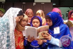 Belasan Siswa SD Pelajari Buku Kartini
