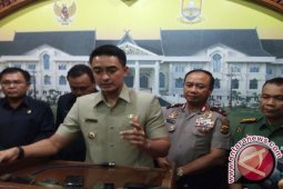 Menunggu aksi gubernur Zola berantas "tambang liar"