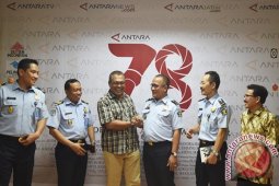Kunjungan Imigrasi Blitar ke Antara Jatim