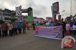 Hari Kartini Pemkot Padangsidimpuan Gelar Gerak Jalan