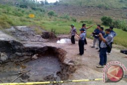 Tim UPNV Yogyakarta Kunjungi Semburan Jari Bojonegoro