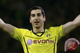 Kalahkan Stuttgart 3-0, Dortmund Tunda Pesta Muenchen