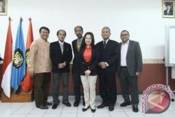 Aspek Hukum Penyalahgunaan Hak Privasi Nasabah Lemah
