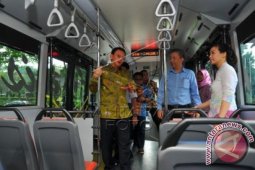 Dinas: DKI Inginkan Ongkos Transjakarta Gratis