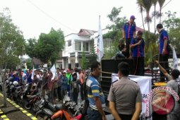 Ratusan Buruh Tuntut Pembayaran Gaji
