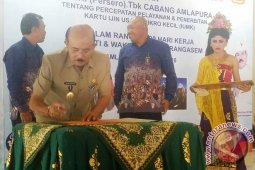 Penandatangan MoU Pemda Karangasem dengan BRI Cabang Amlapura