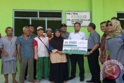 Pemkot Pangkalpinang dan Kadin Bantu Korban Banjir