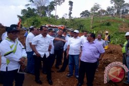 DPRD  Tuntut Kualitas Terbaik Untuk Jalan Nasional