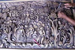 Kerajinan Relief Kayu