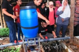 Teknologi Temuan Mahasiswa Singapura-UMM Bantu Peternak Cacing